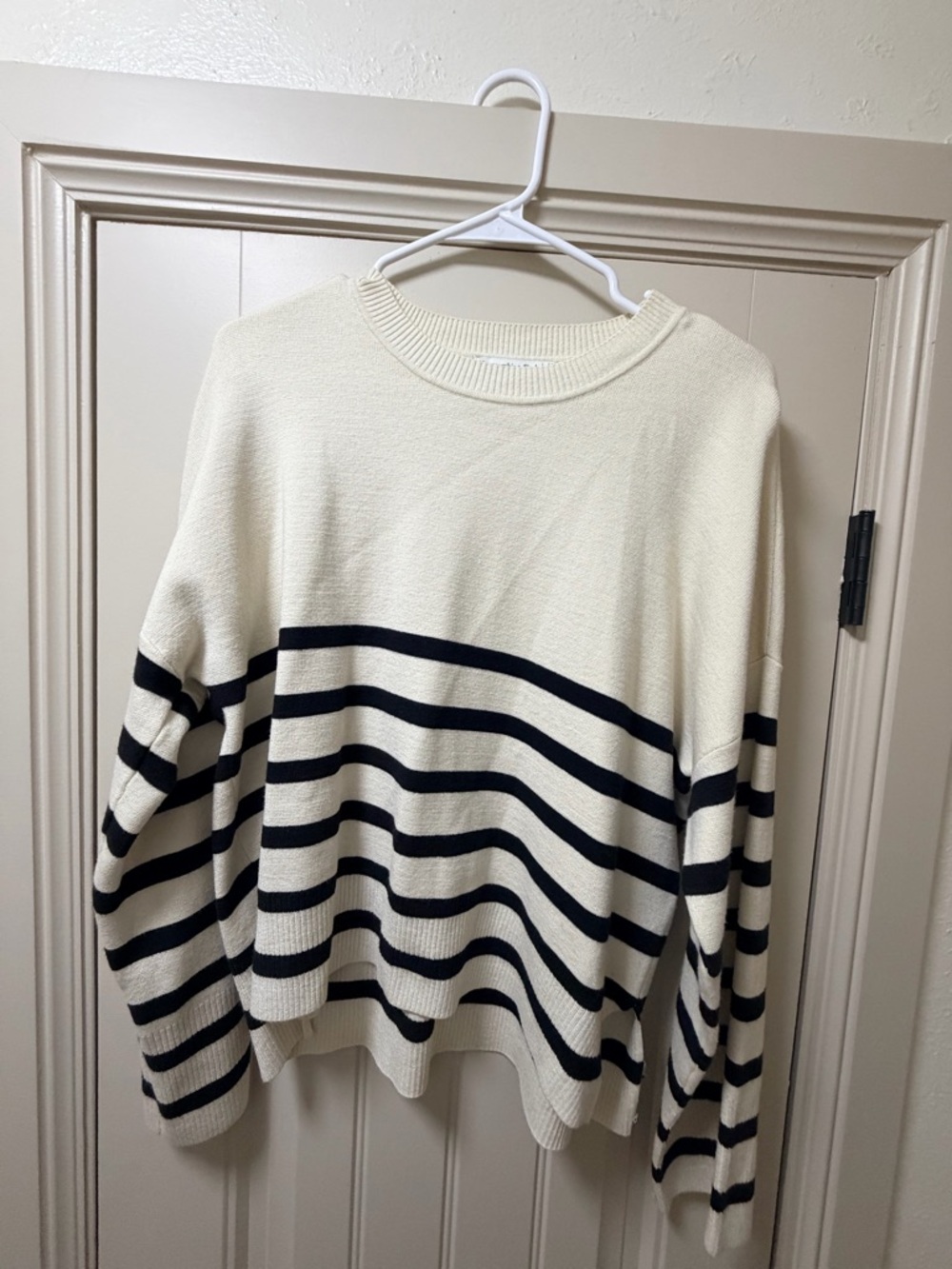 Abercrombie & Fitch Cream and Black Striped Crewneck Sweater